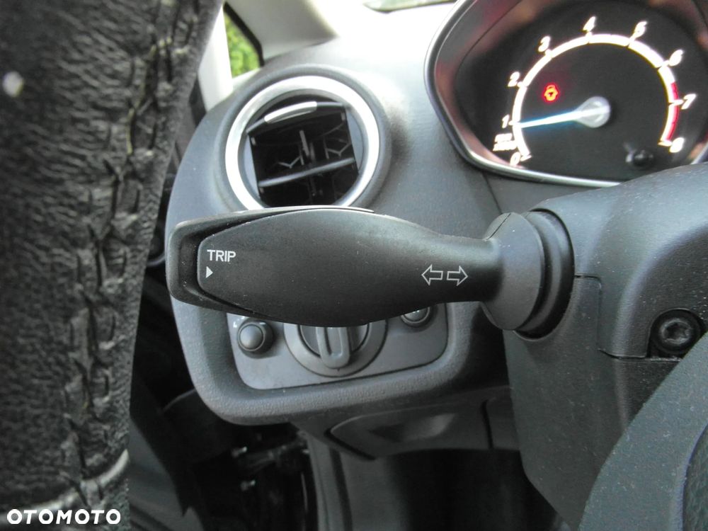 Ford Fiesta 1.25 Silver X (Trend) EU6 - 25
