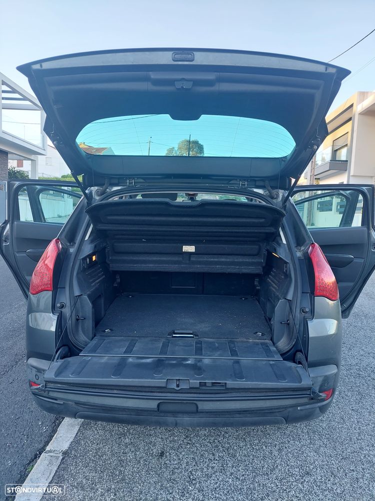 Peugeot 3008 1.6 HDi Executive - 12