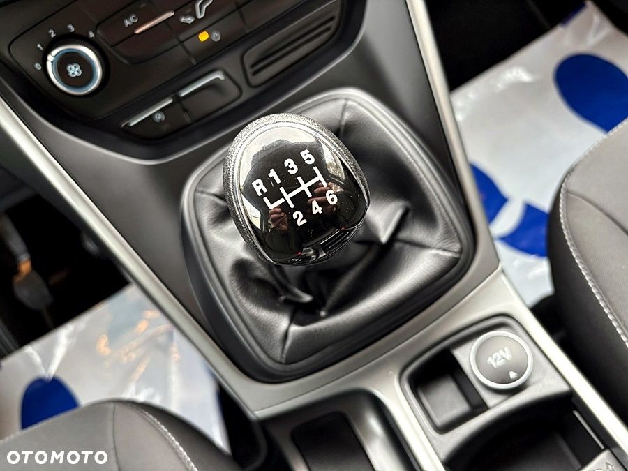 Ford Kuga 1.5 EcoBoost 2x4 Business Edition - 32