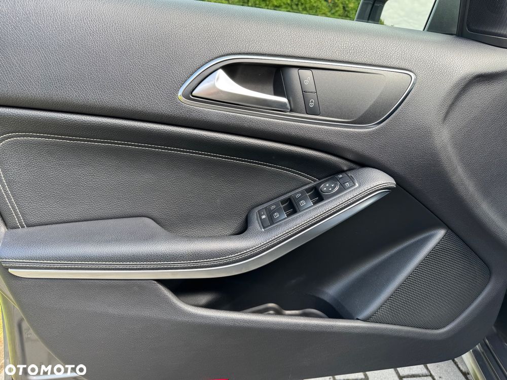 Mercedes-Benz Klasa A 180 CDI (BlueEFFICIENCY) Urban - 15