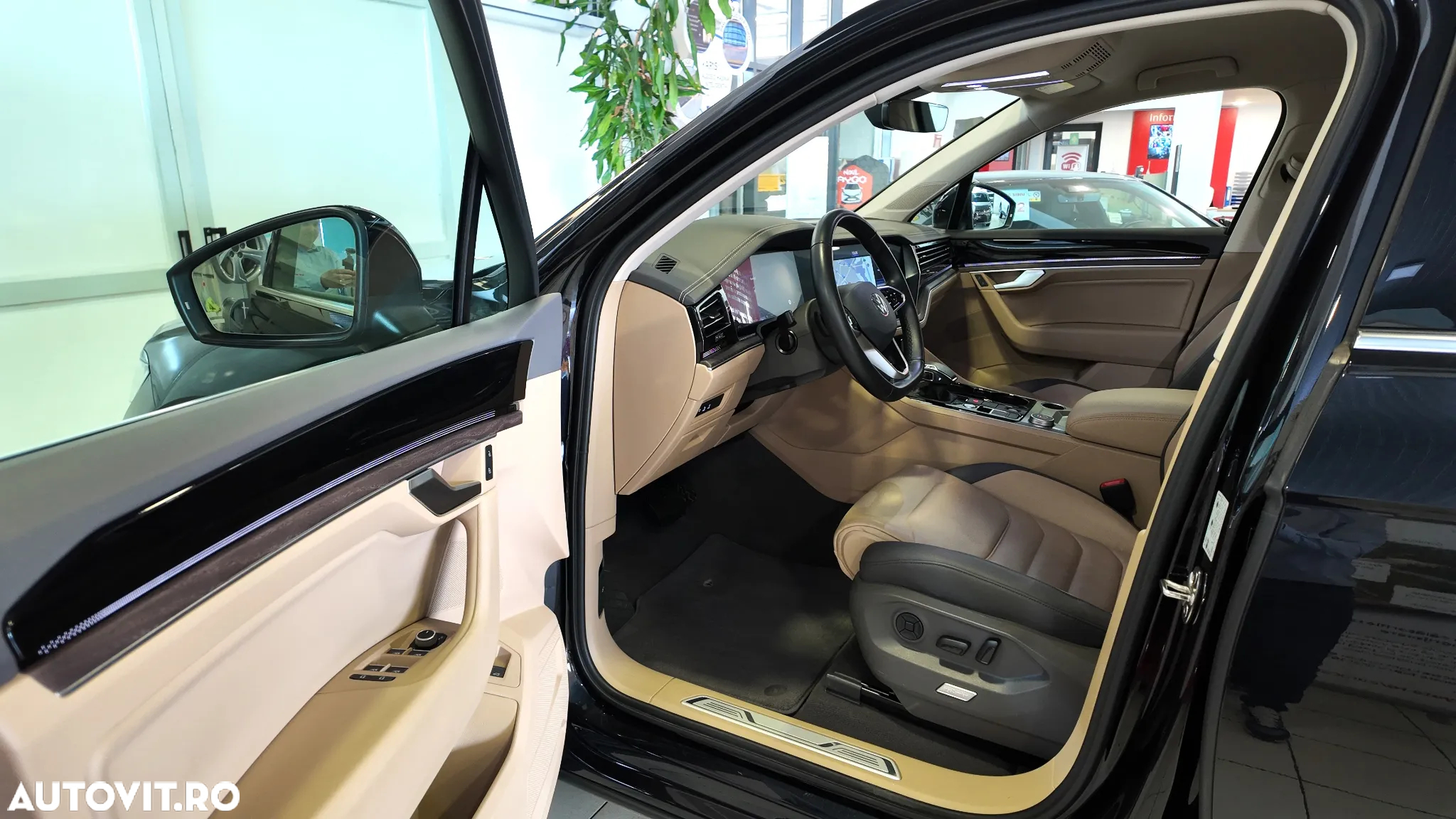 Volkswagen Touareg V6 TDI 4MOTION Elegance - 10