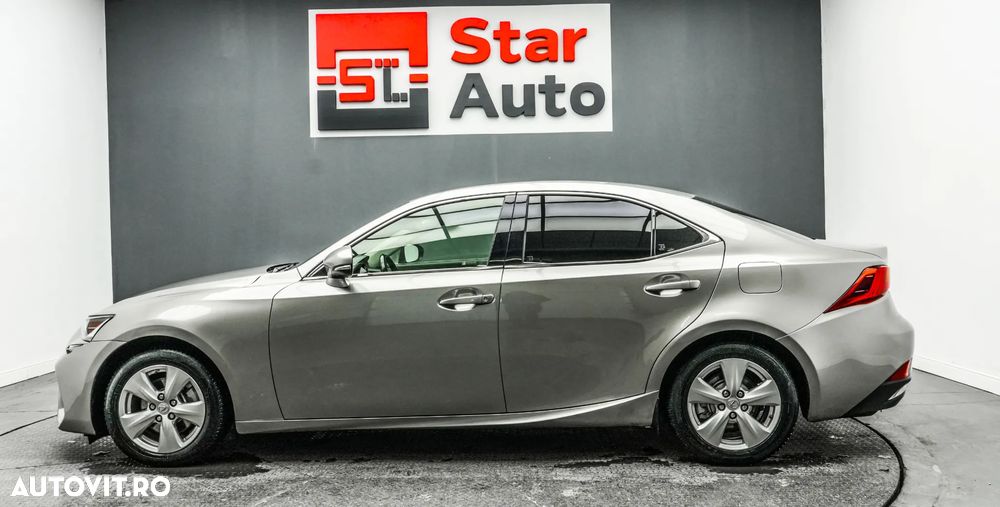 Lexus Seria IS 300h Executive - 9