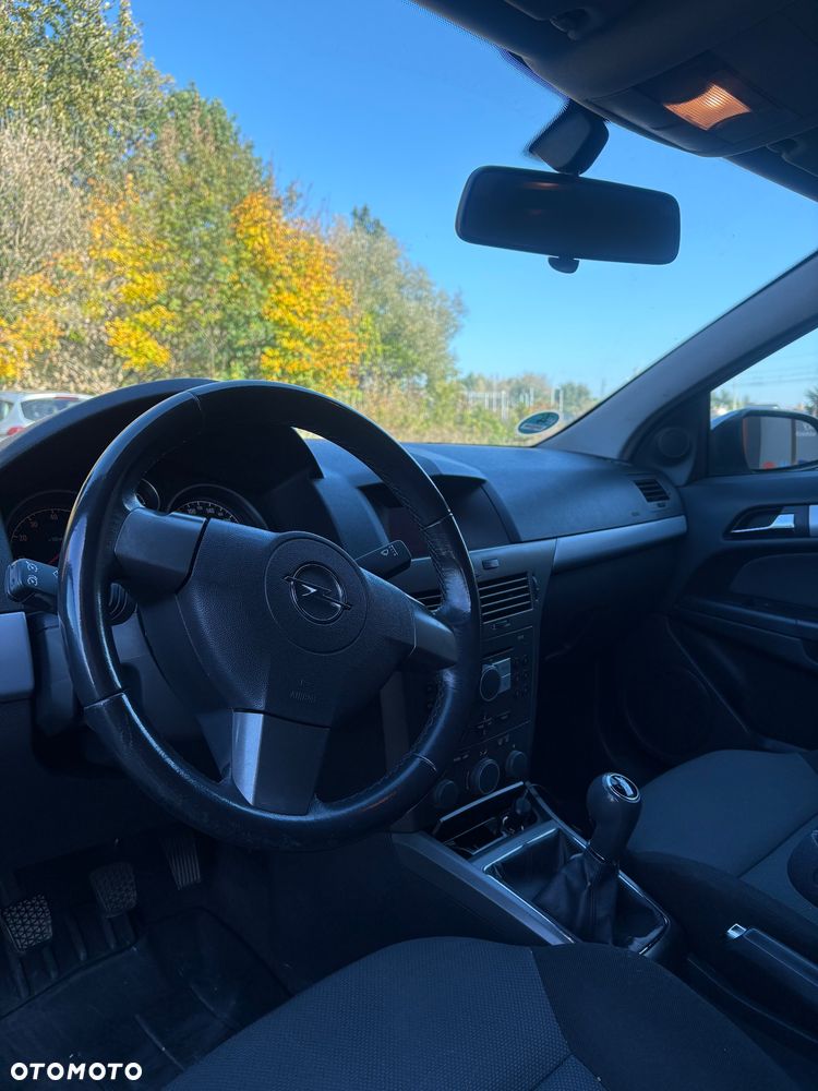 Opel Astra 1.8 Sport - 12