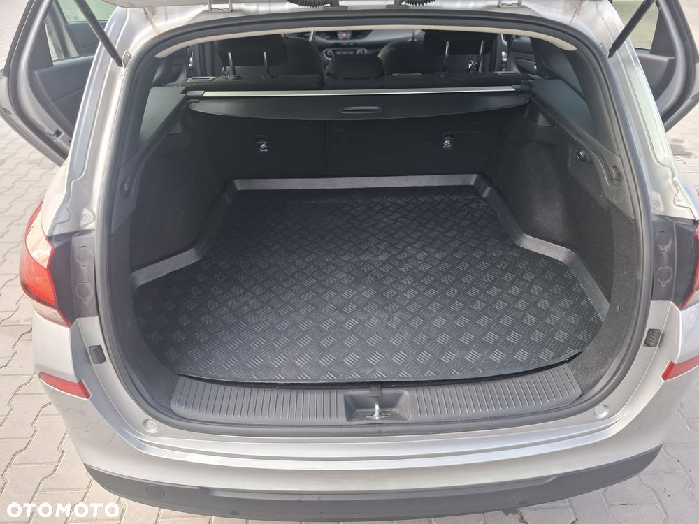 Hyundai i30 1.0 T-GDI Classic + - 12