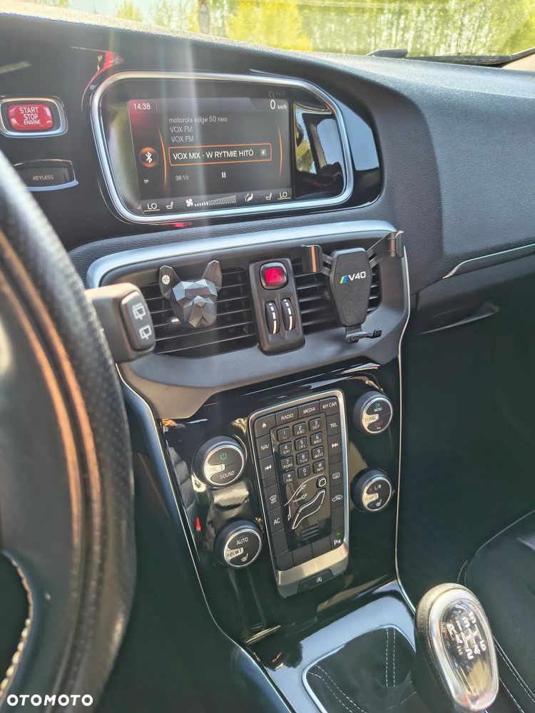 Volvo V40 T2 - 24