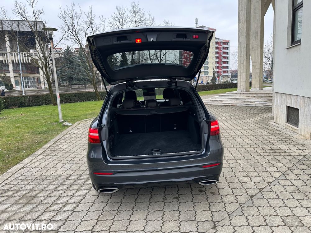 Mercedes-Benz GLC - 29