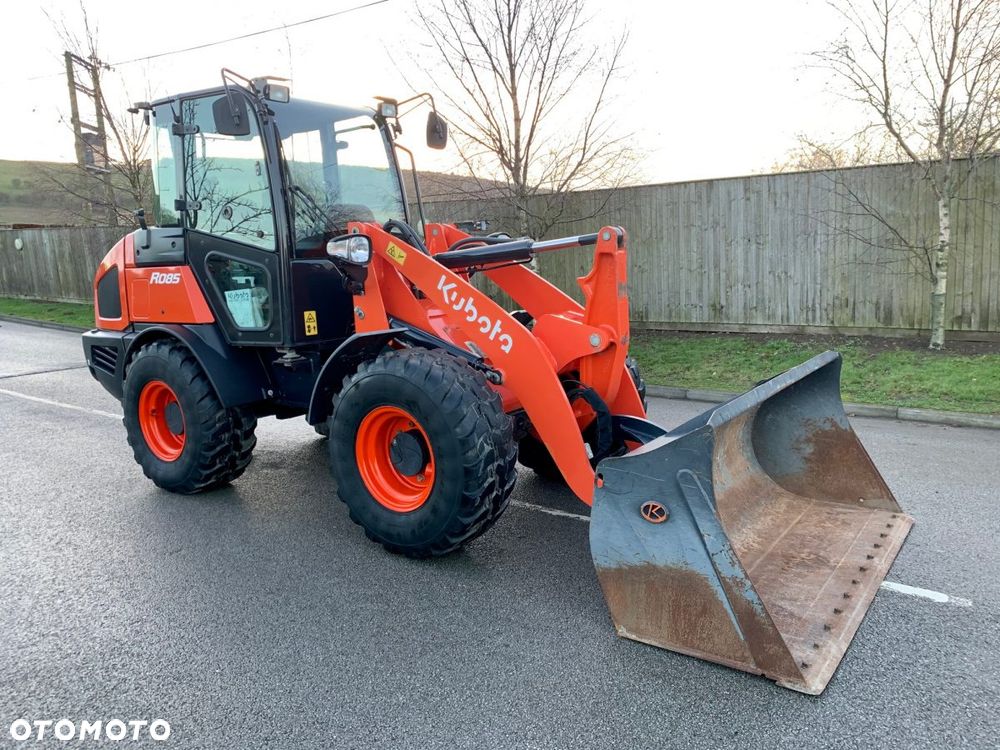 Kubota R085 - 8