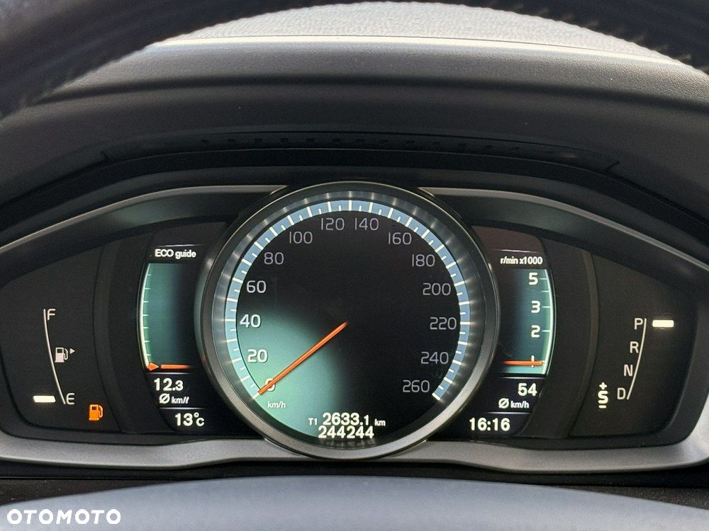 Volvo XC 60 D4 Momentum Pro - 18