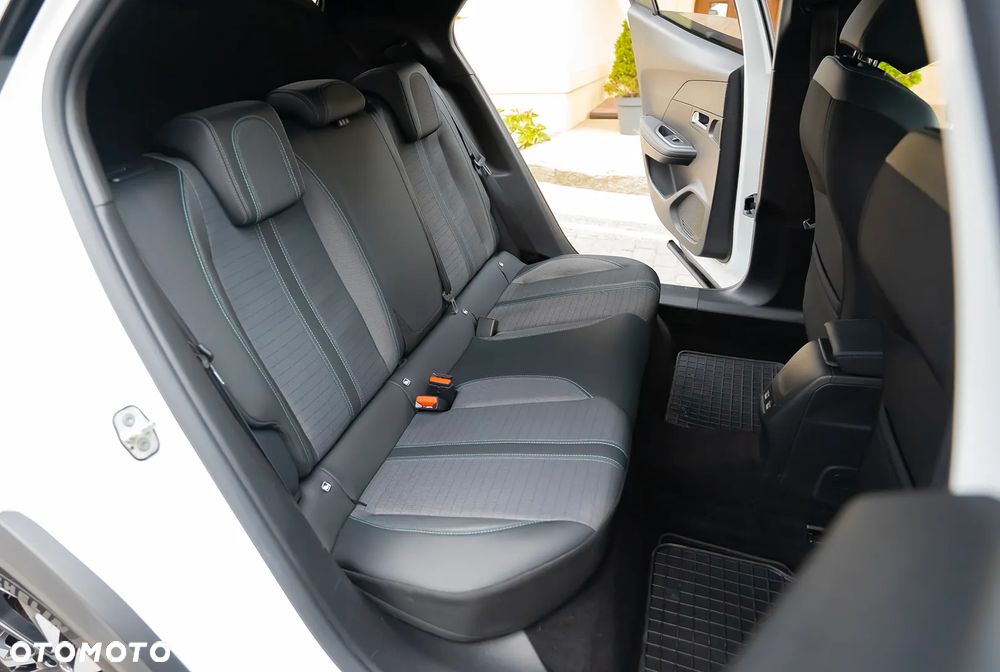 Peugeot 2008 1.2 PureTech Allure Pack S&S - 29
