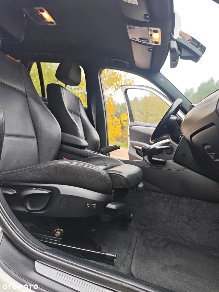 BMW X1 xDrive18d xLine - 33