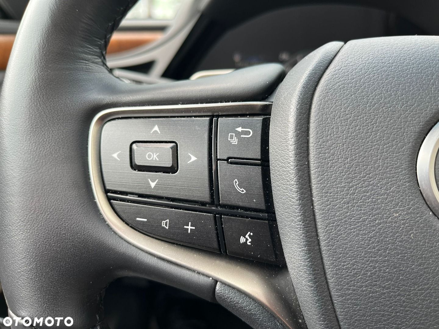 Lexus ES - 30