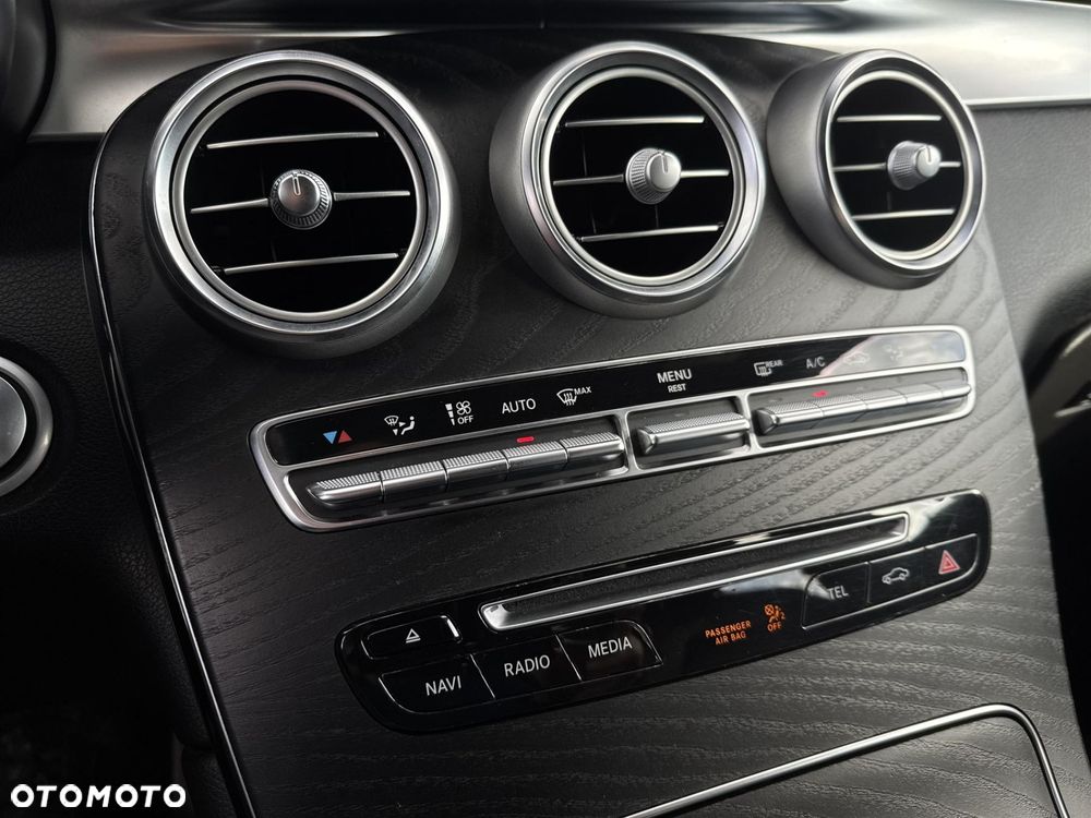 Mercedes-Benz GLC - 12