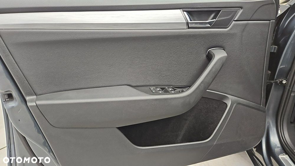 Skoda Superb 1.5 TSI Ambition - 10