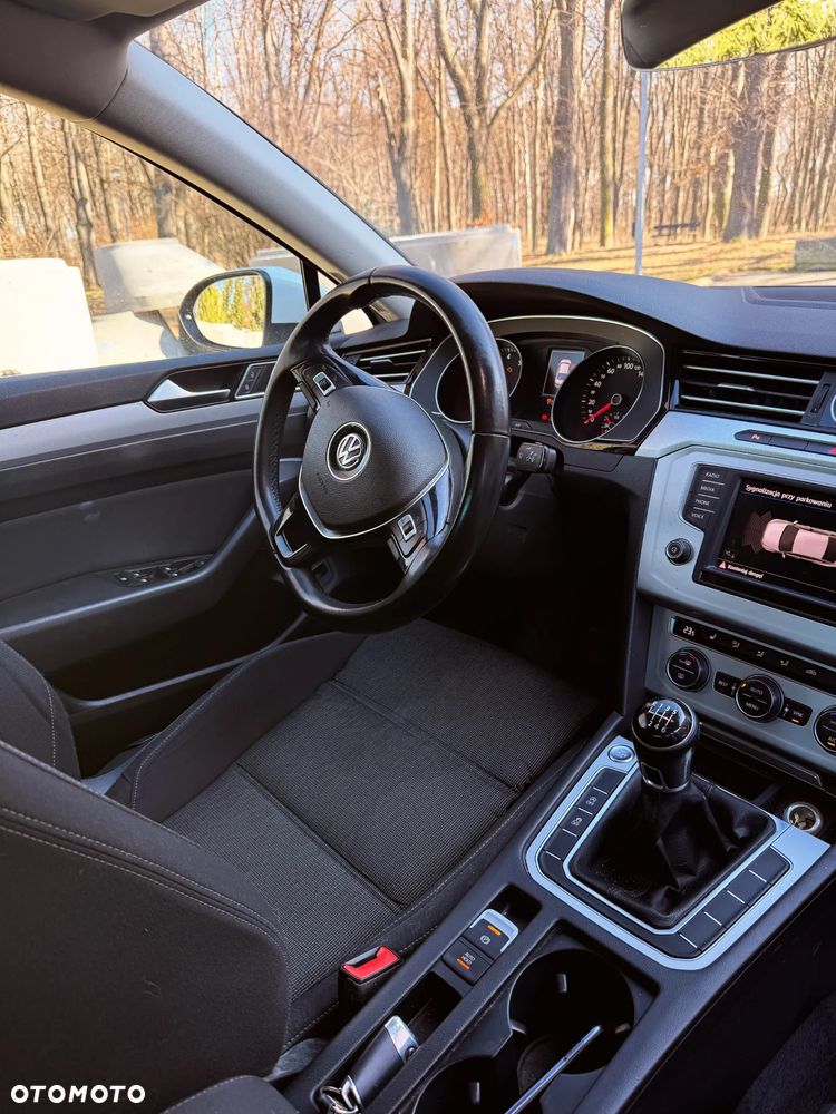 Volkswagen Passat - 8