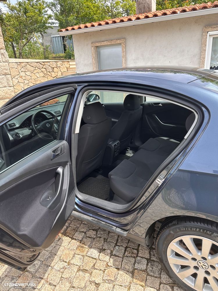 VW Passat - 10