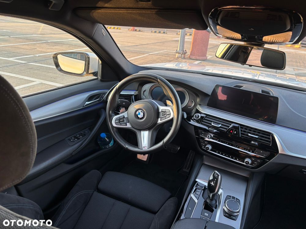 BMW Seria 5 520d xDrive - 18