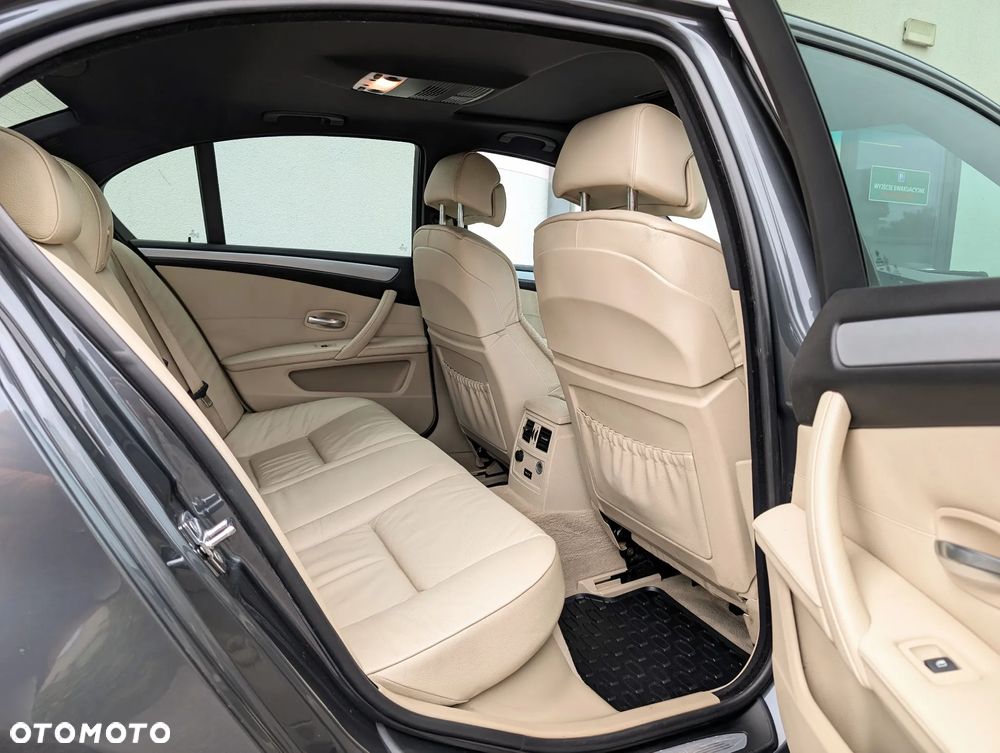 BMW Seria 5 530d xDrive Edition Sport - 8