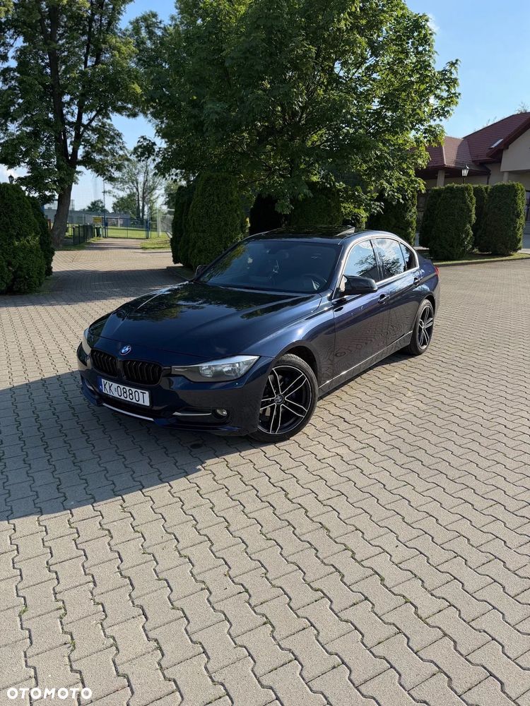 BMW Seria 3 320i xDrive Sport Line - 2