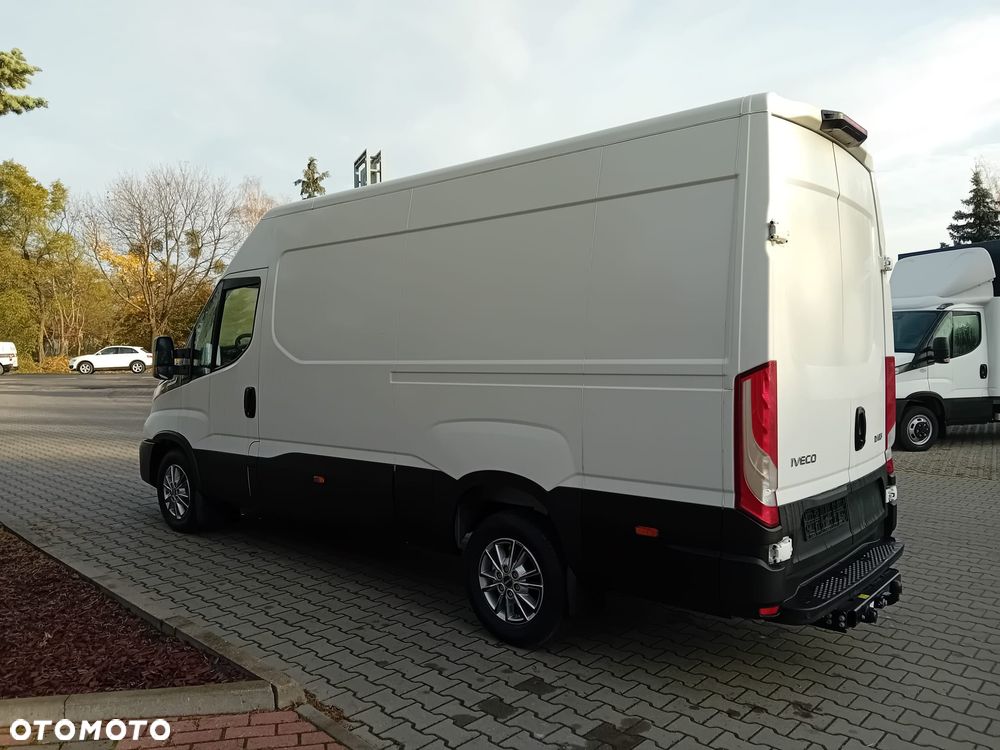 Iveco Daily 35S18HA8V L3H2 3.0 180KM Hi-Matic 12m3 - 4
