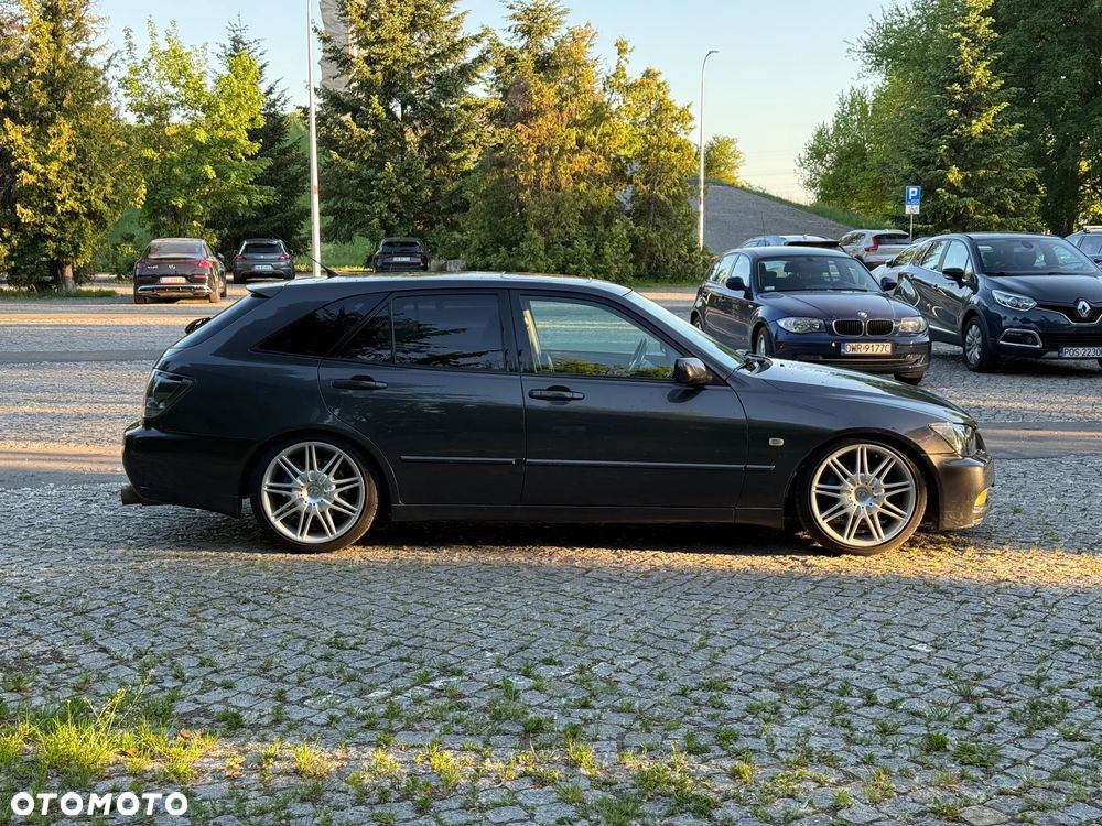 Lexus IS 300 Sport - 10