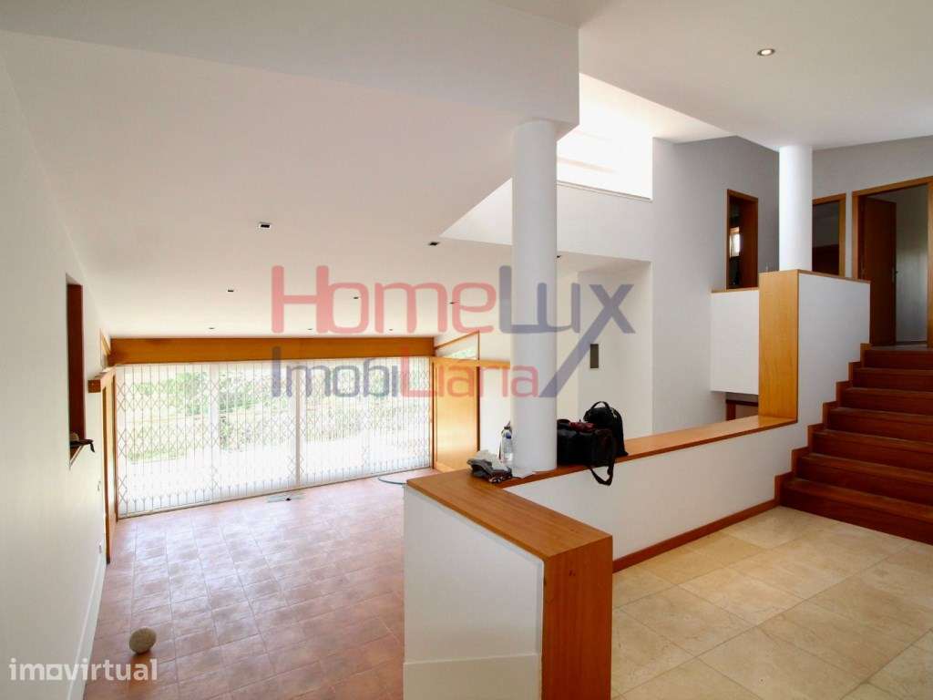 Moradia T4 de Arquitetura Distinta em Parada de Todeia (Paredes) - Grande imagem: 5/46
