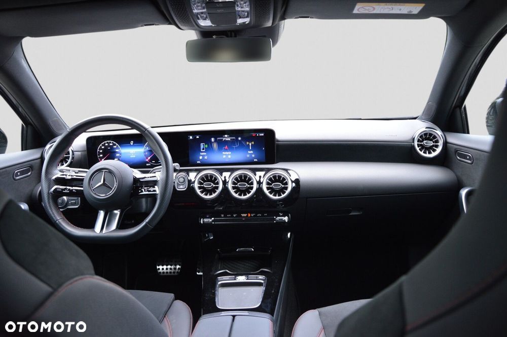Mercedes-Benz Klasa A 200 AMG Line 7G-DCT - 25