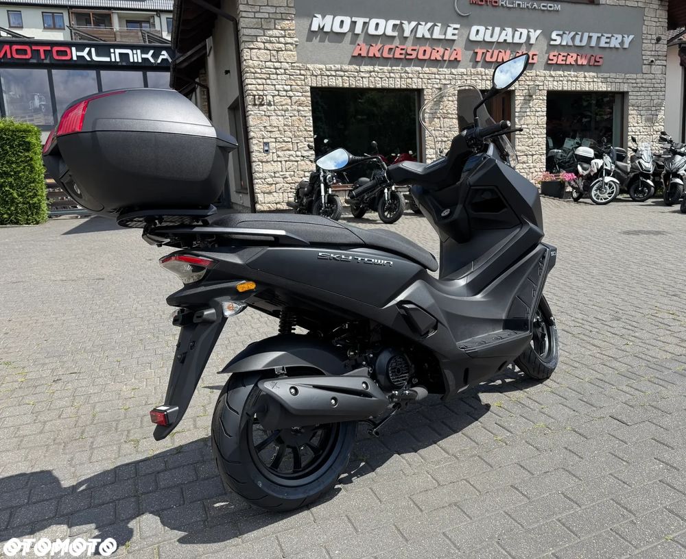 Kymco Skytown - 4