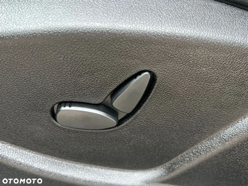 Ford C-MAX 2.0 TDCi Titanium - 28