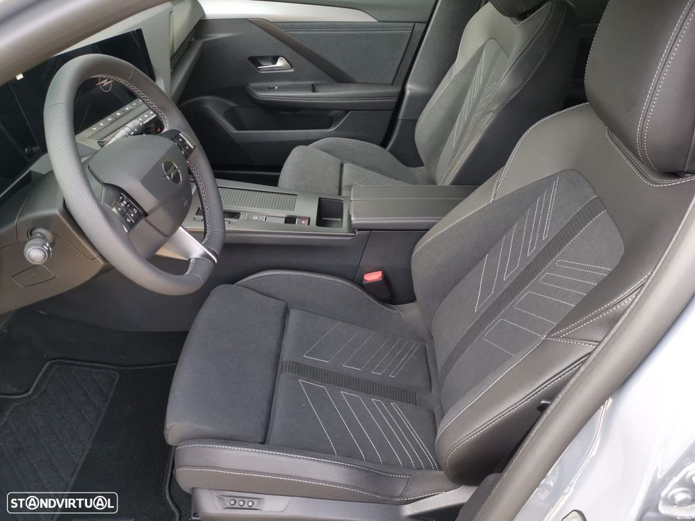 Opel Astra Sports Tourer - 10