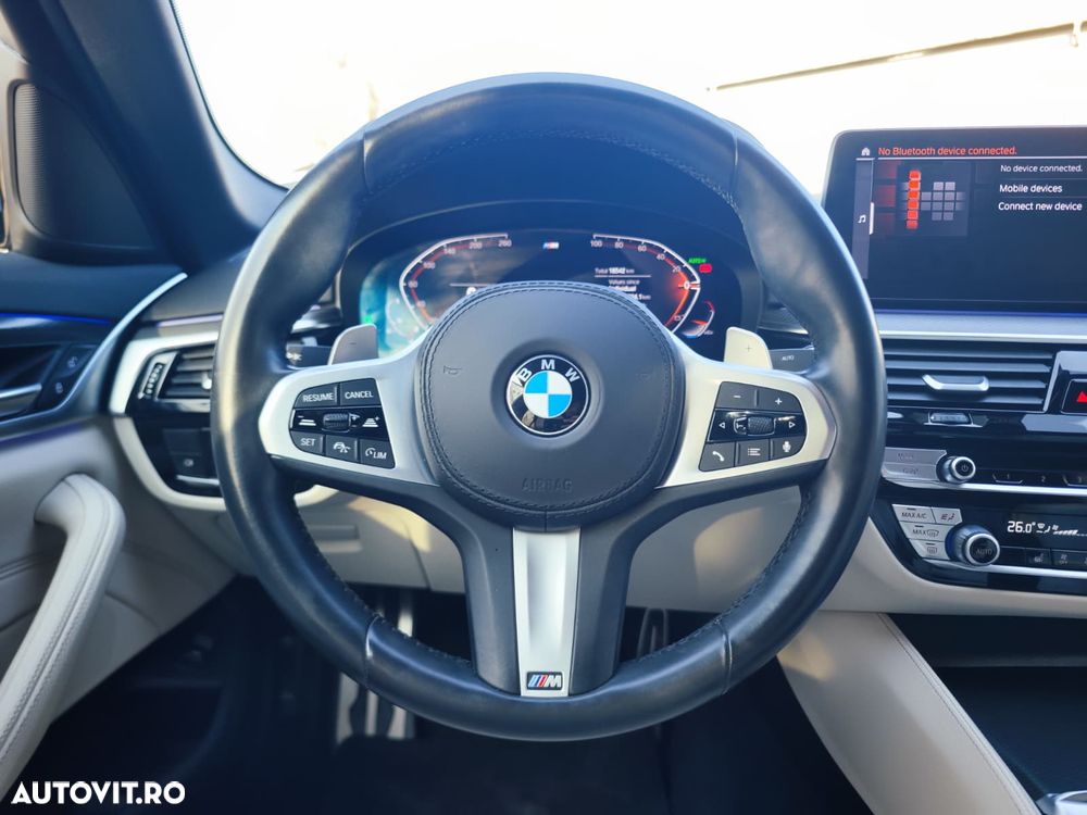 BMW Seria 5 530i xDrive AT MHEV - 24