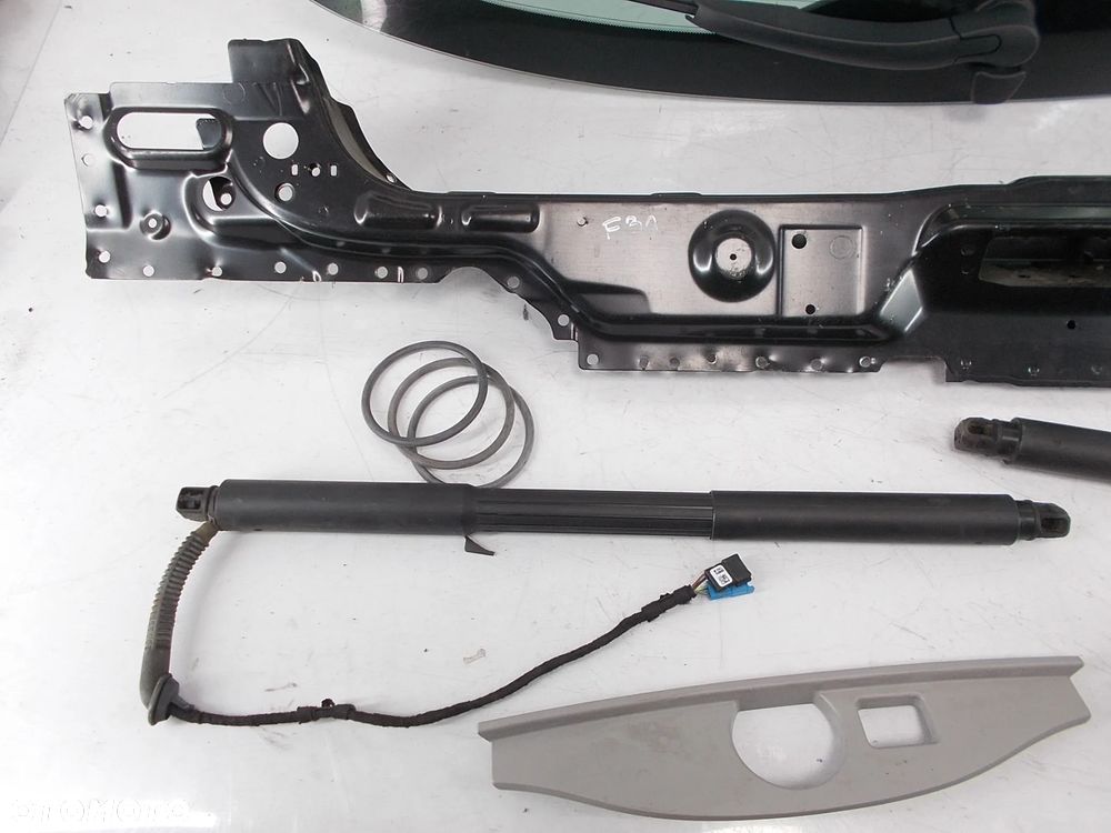 TYLNY PAS BMW 3 F31 SIŁOWNIK OSŁONA KLAPY SILNICZEK WYCIERACZEK - 2