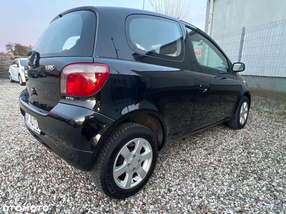 Toyota Yaris - 16