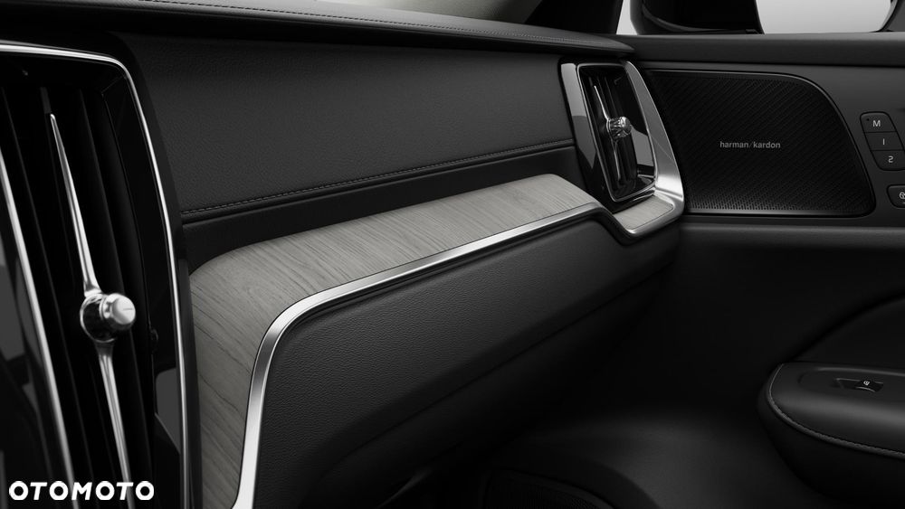 Volvo V60 T6 AWD Plug-In Hybrid Ultra Dark - 10