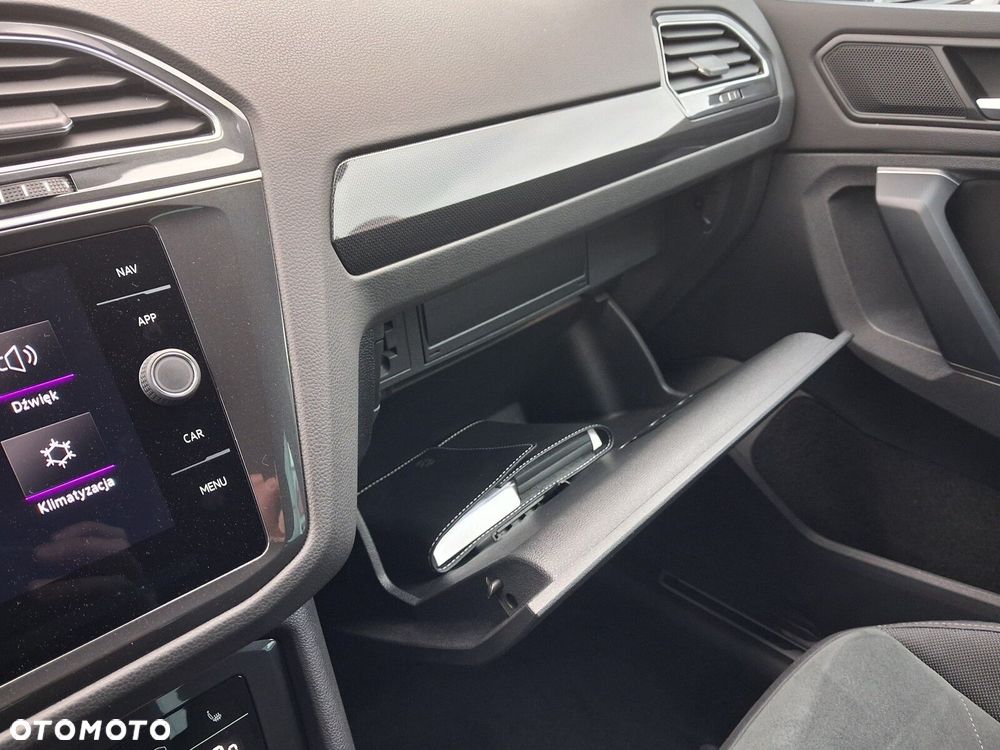 Volkswagen Tiguan 1.5 TSI EVO Elegance DSG - 31