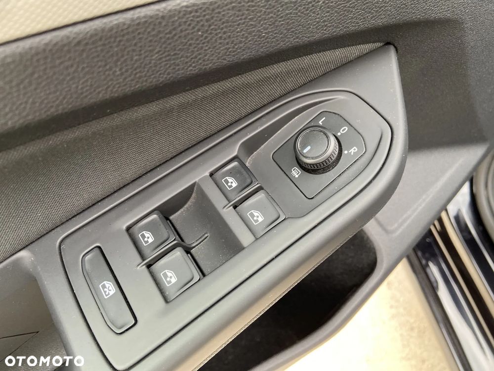 Volkswagen Golf - 13