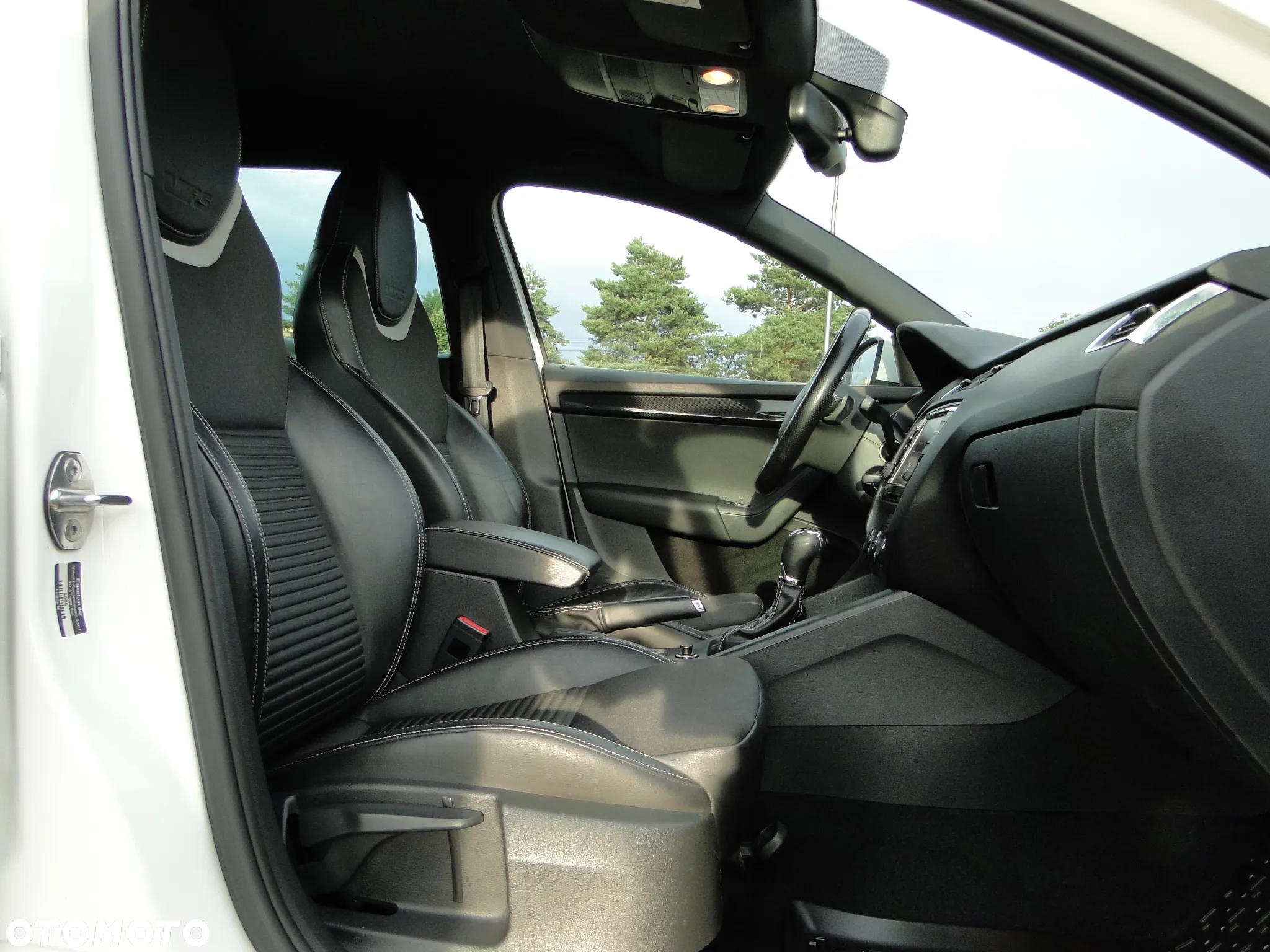 Skoda Octavia Combi 2.0 TDI DSG RS - 10