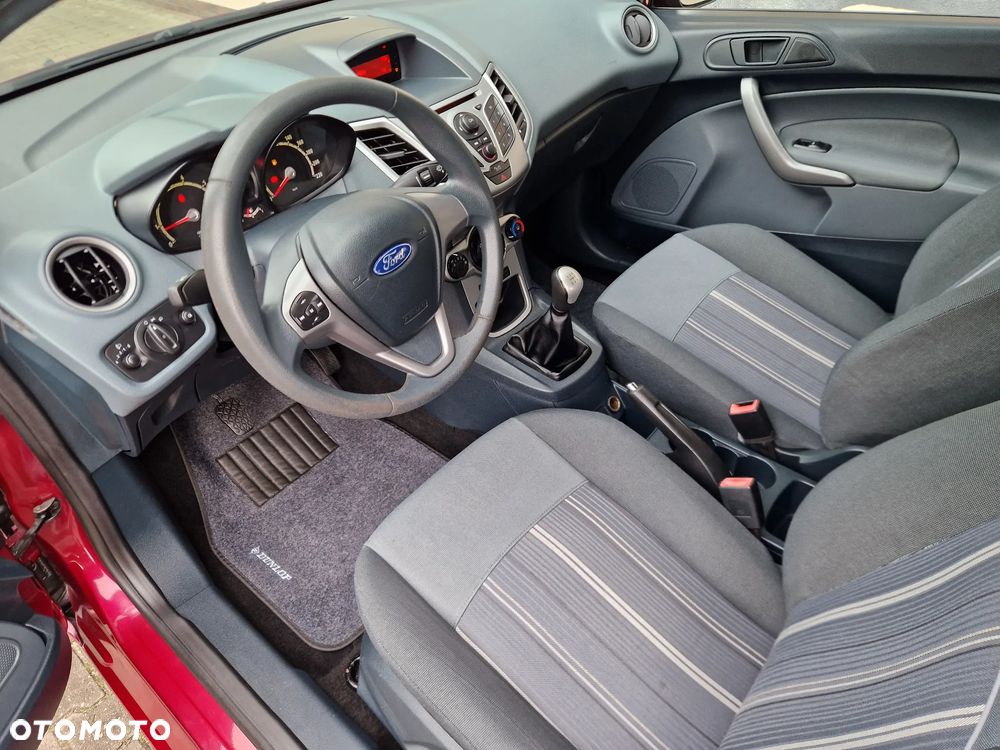 Ford Fiesta 1.4 Champions Edition - 37