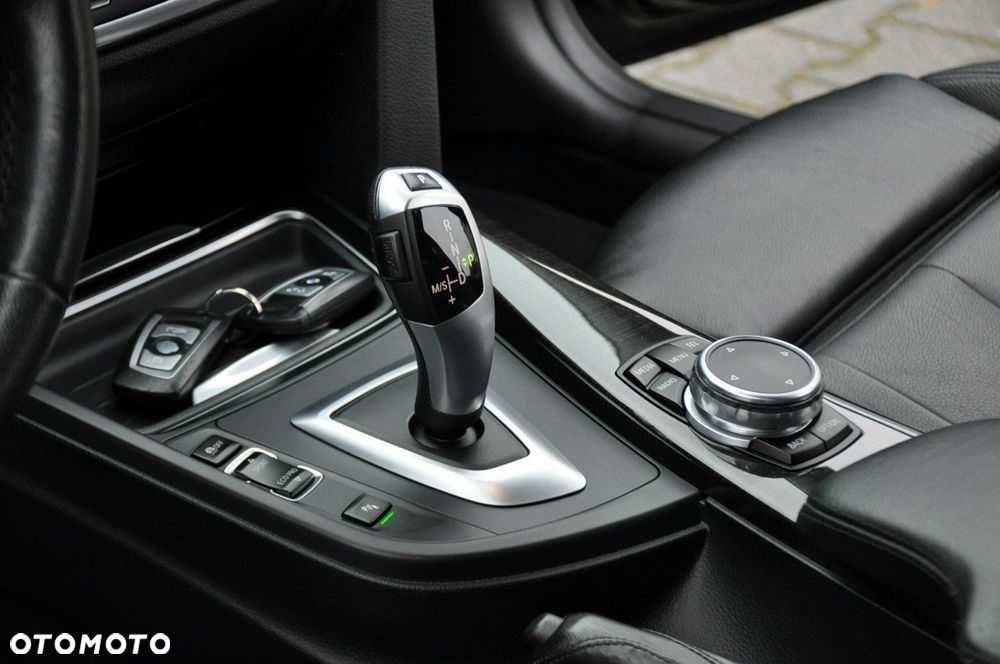 BMW Seria 3 - 34