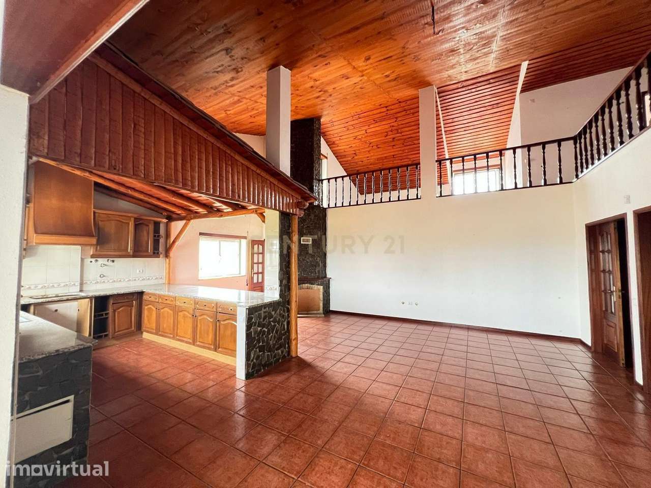 Apartamento T3 com Vista para a Cidade em Localização Central - Grande imagem: 4/33