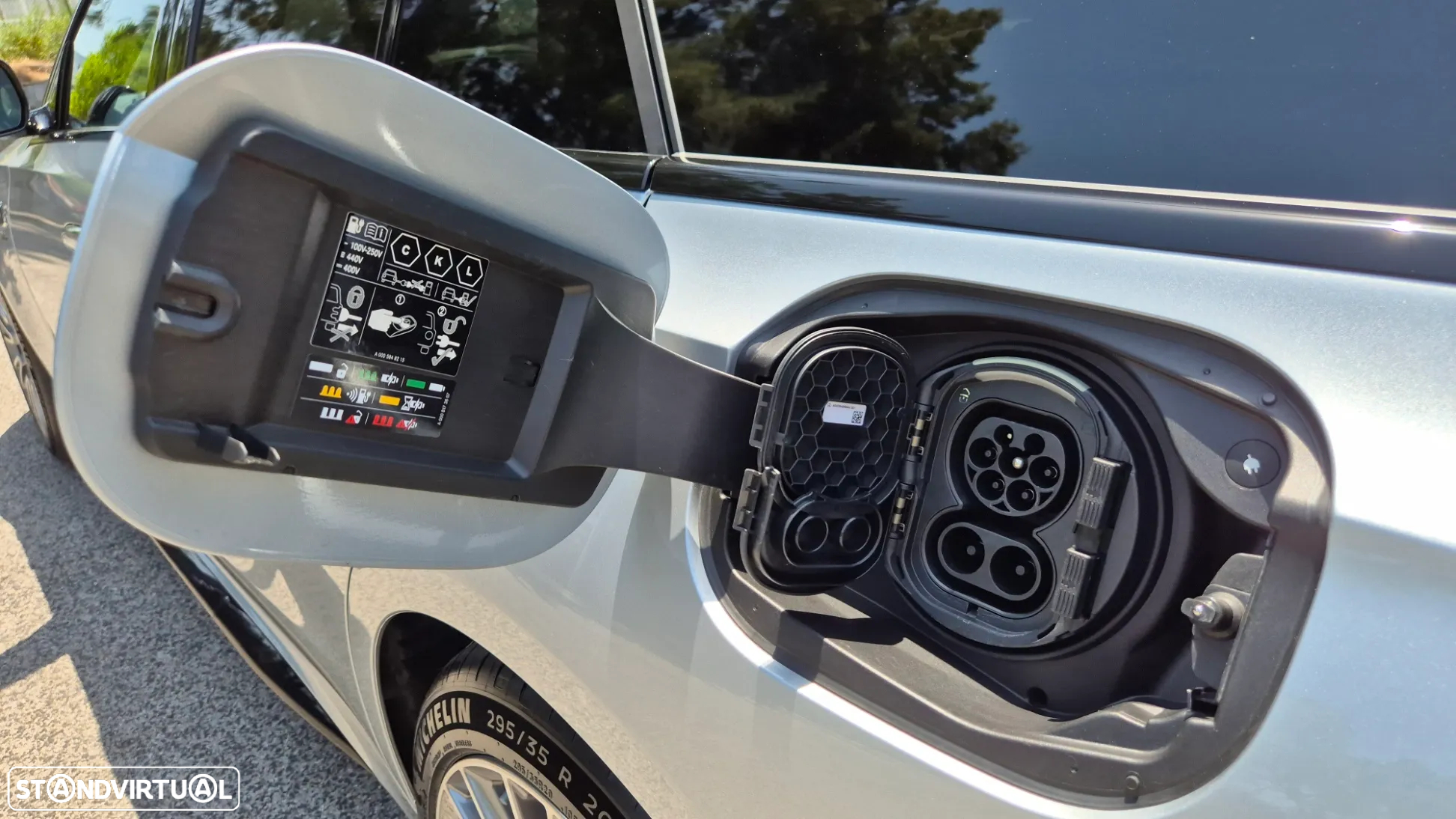 Mercedes-Benz E 53 AMG Hybrid 4Matic+ - 34