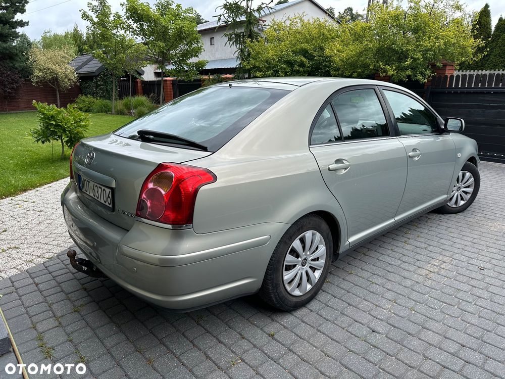 Toyota Avensis - 7