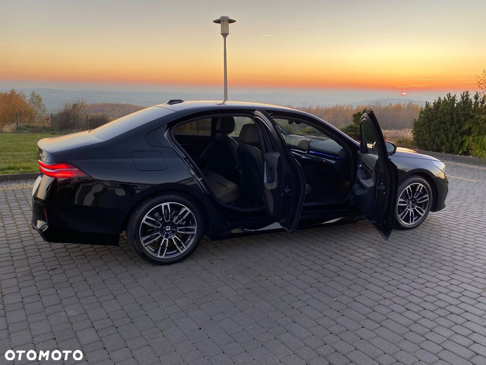 BMW Seria 5 520d xDrive - 22