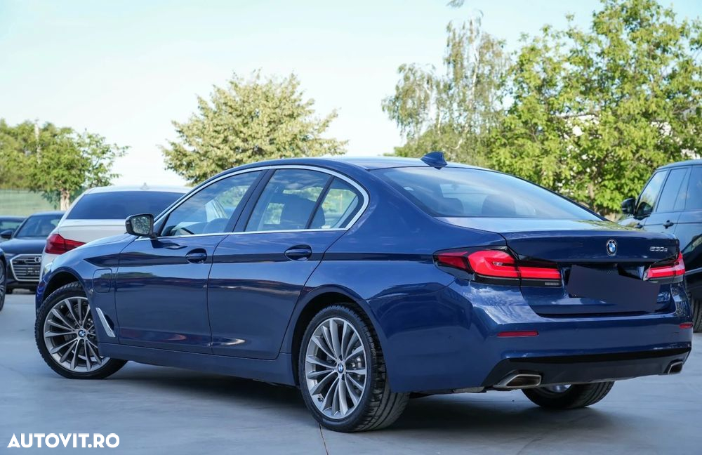 BMW Seria 5 530e Aut. Luxury Line - 2