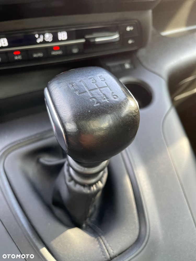 Opel Combo 1.2 Turbo Start/Stop Edition - 28