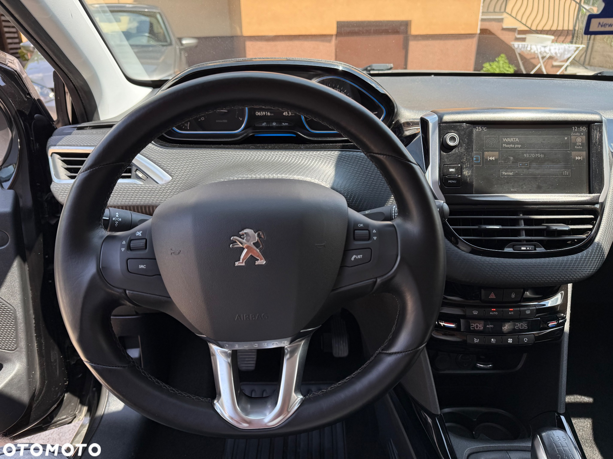 Peugeot 2008 1.2 Pure Tech Allure S&S - 28