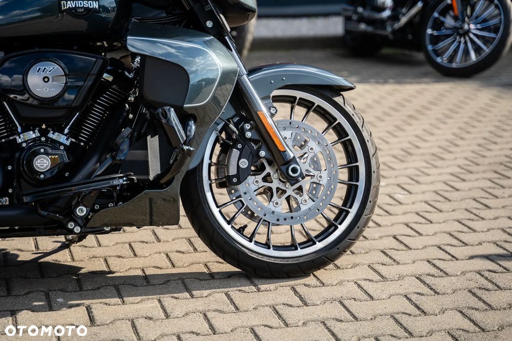 Harley-Davidson Touring Street Glide - 17