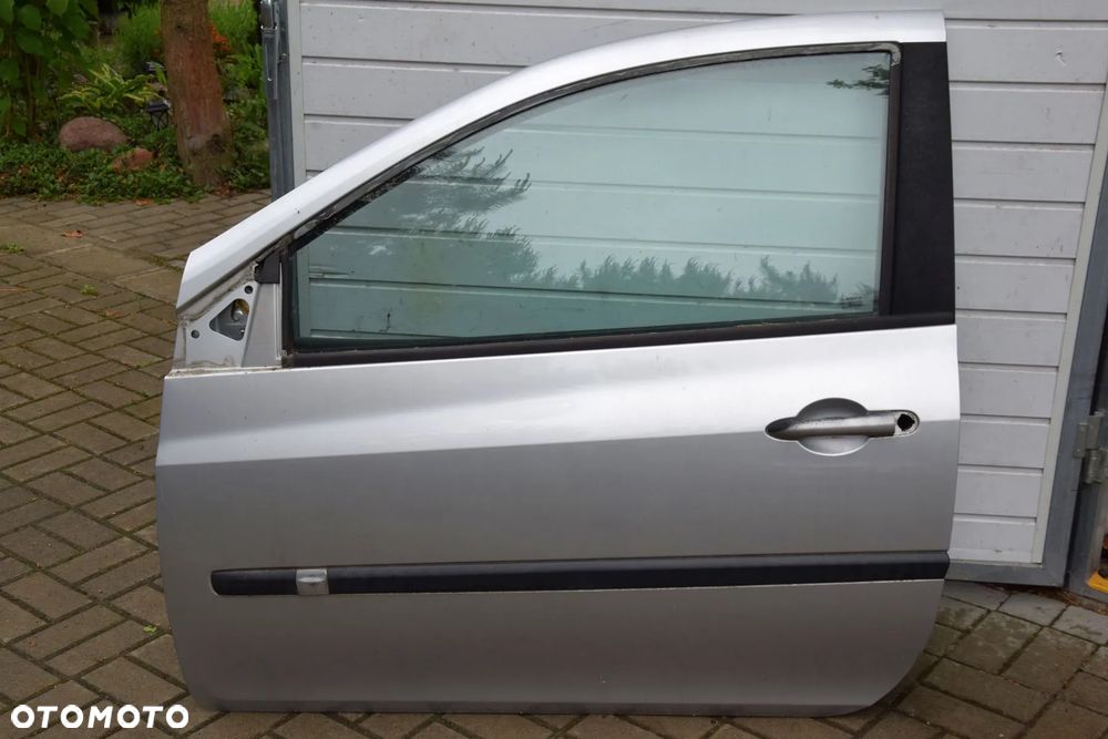 Renault Clio III 3 Drzwi lewe 3D srebrne TED69 kompletne ładne - 1
