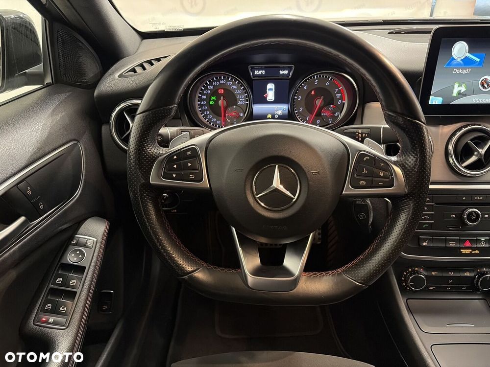 Mercedes-Benz GLA - 13