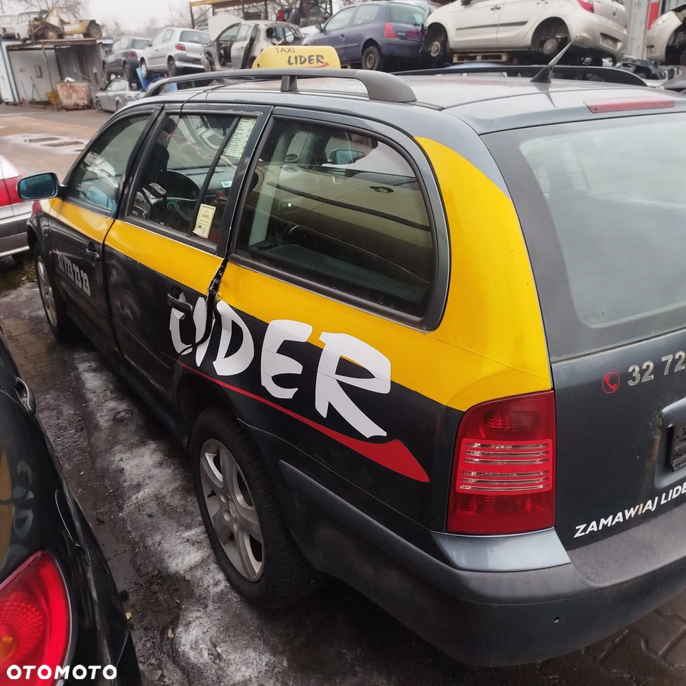 Skoda Octavia 1  na części - 8