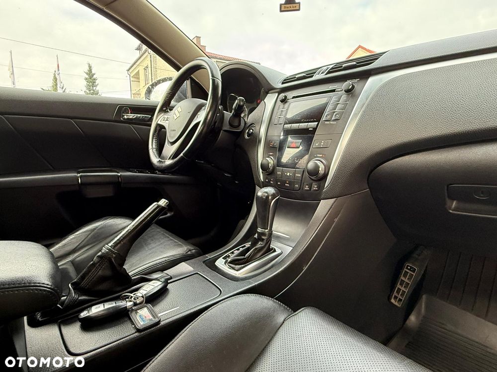 Suzuki Kizashi 2.4 Sport 4WD CVT - 25